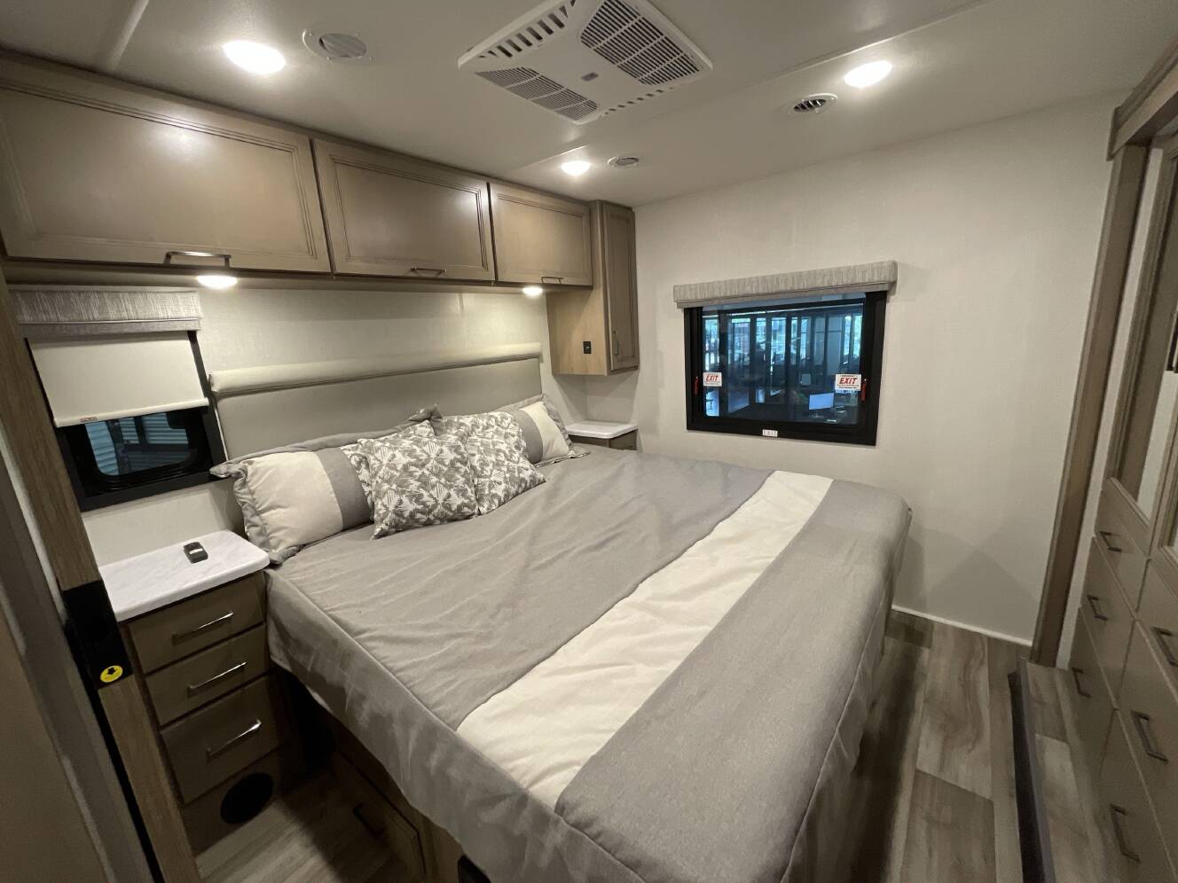 A photo of this 2027 Thor FREEDOM TRAVELER A32
