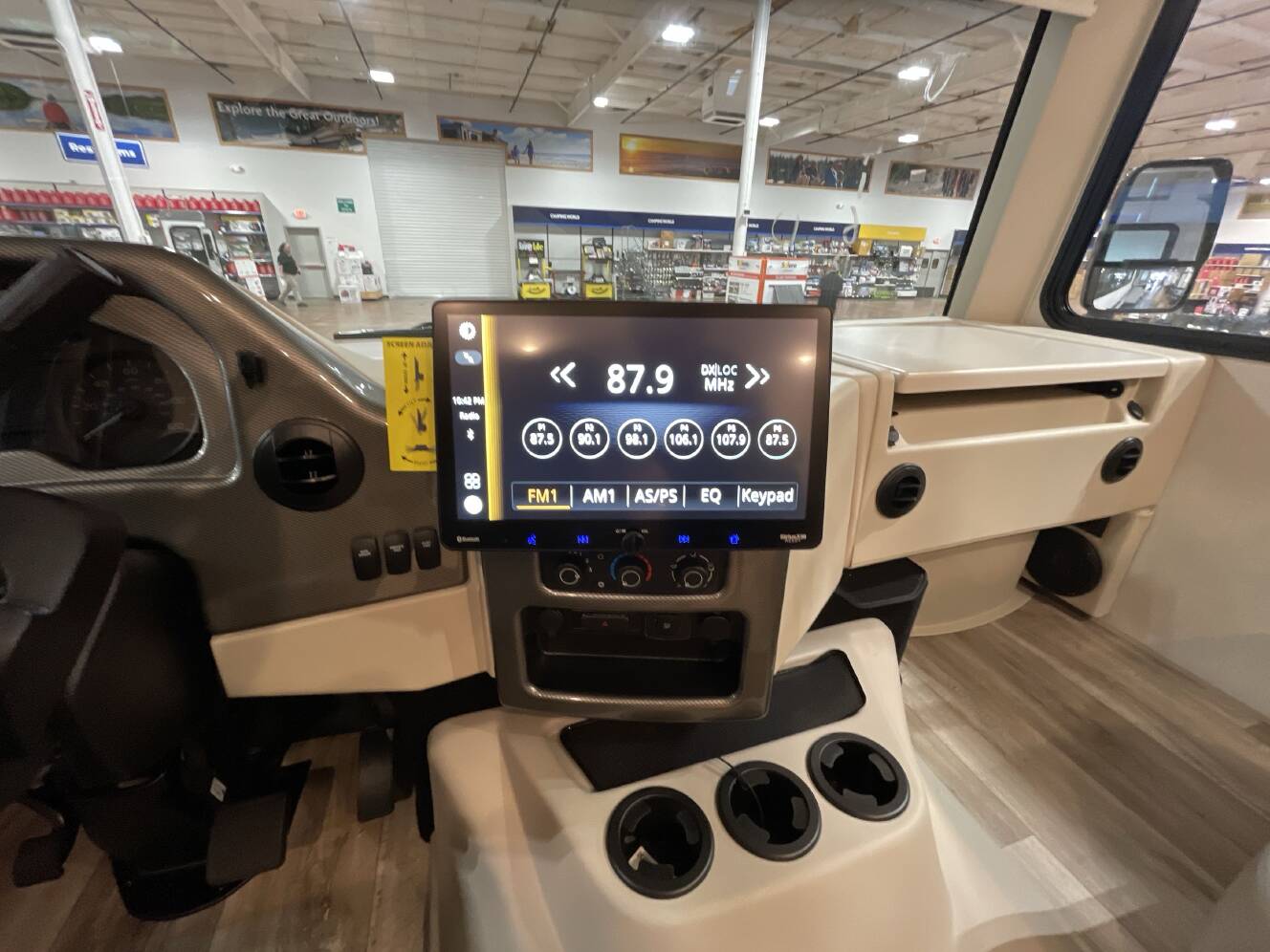 A photo of this 2027 Thor FREEDOM TRAVELER A32