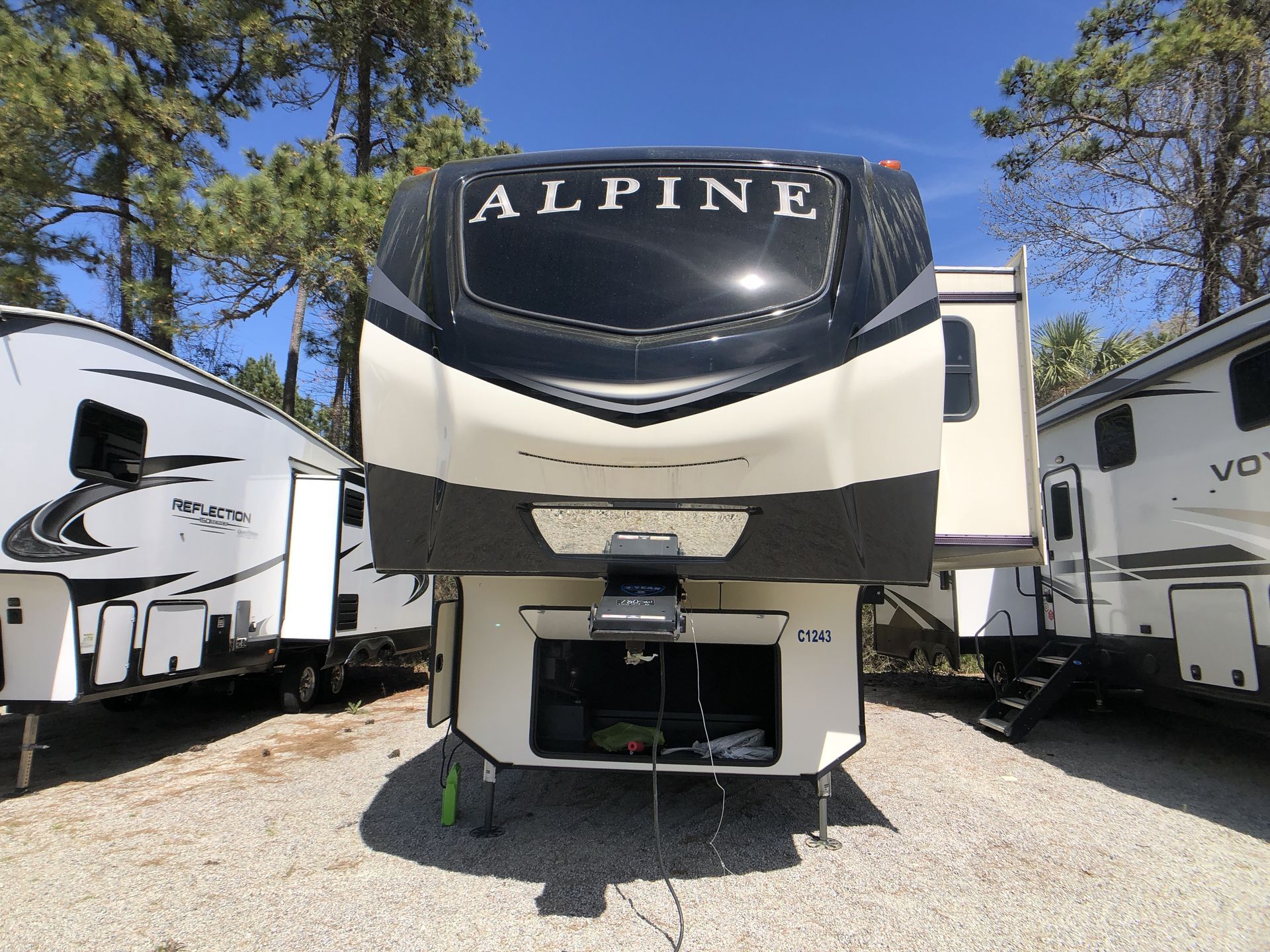 2020 Keystone Alpine 3651RL RV