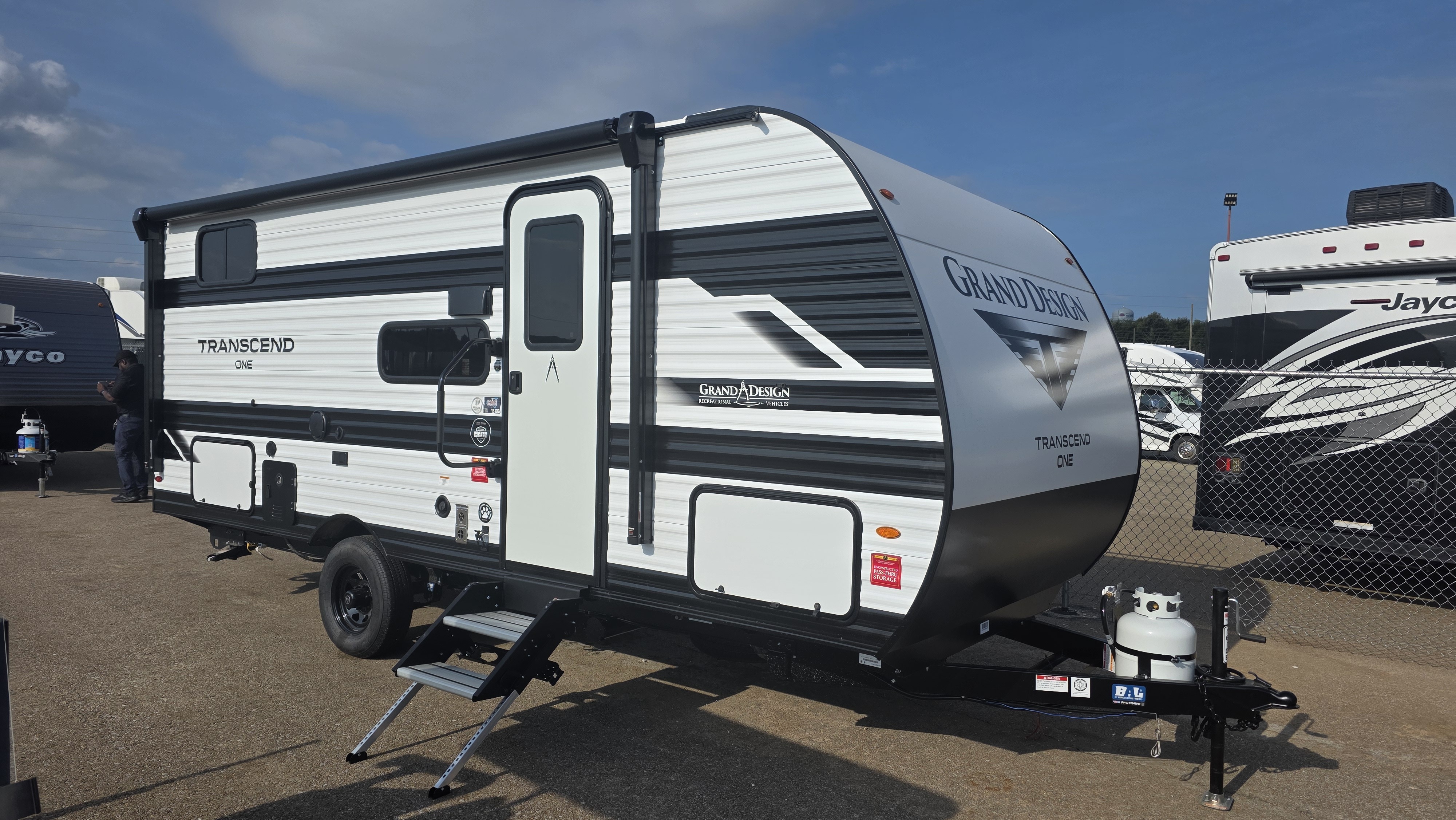 2027 Grand Design Transcend ONE 161DB in belden MS