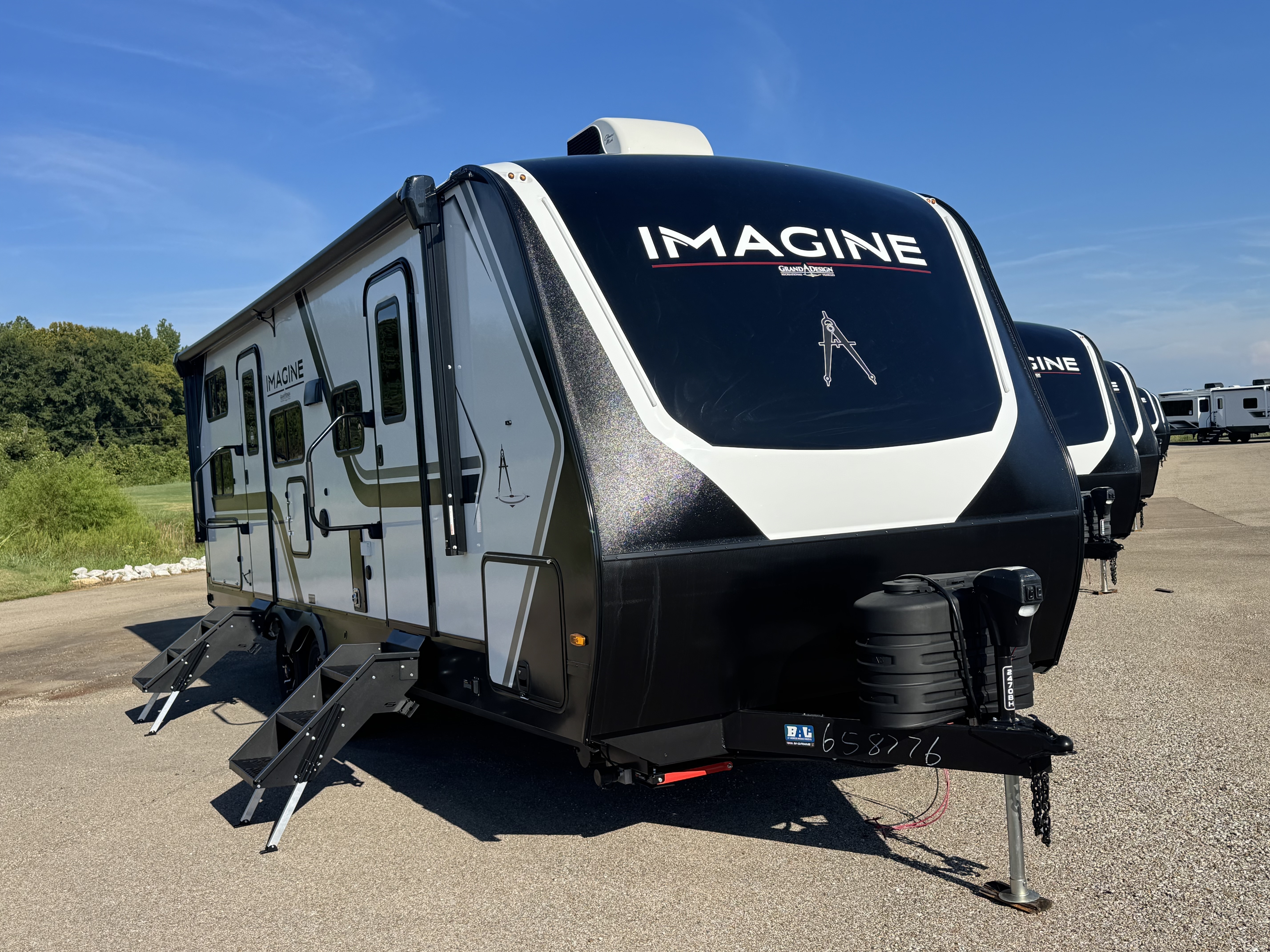 2027 Grand Design Imagine 2470BH in belden MS