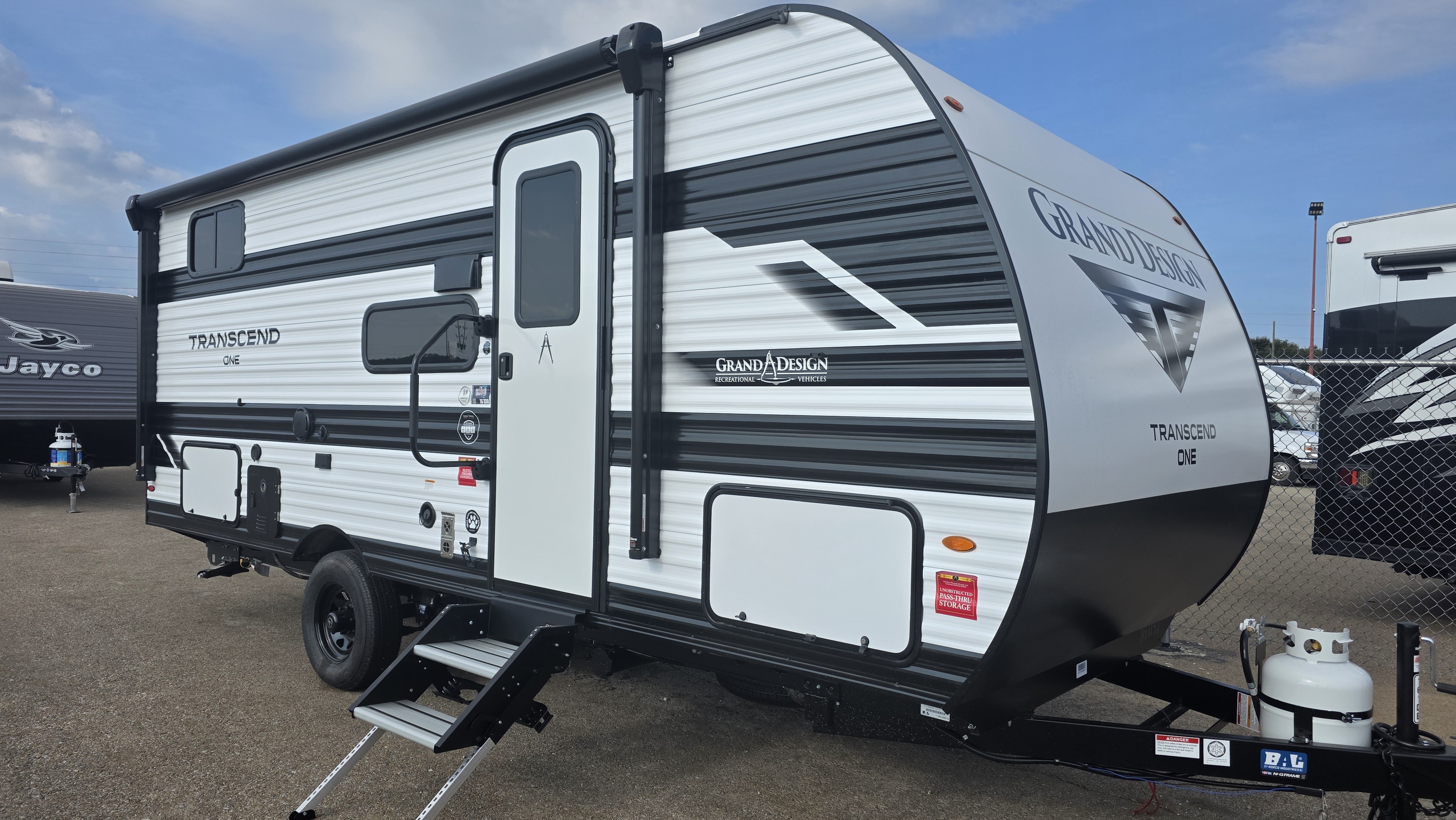 2027 Grand Design Transcend ONE 161DB in belden MS