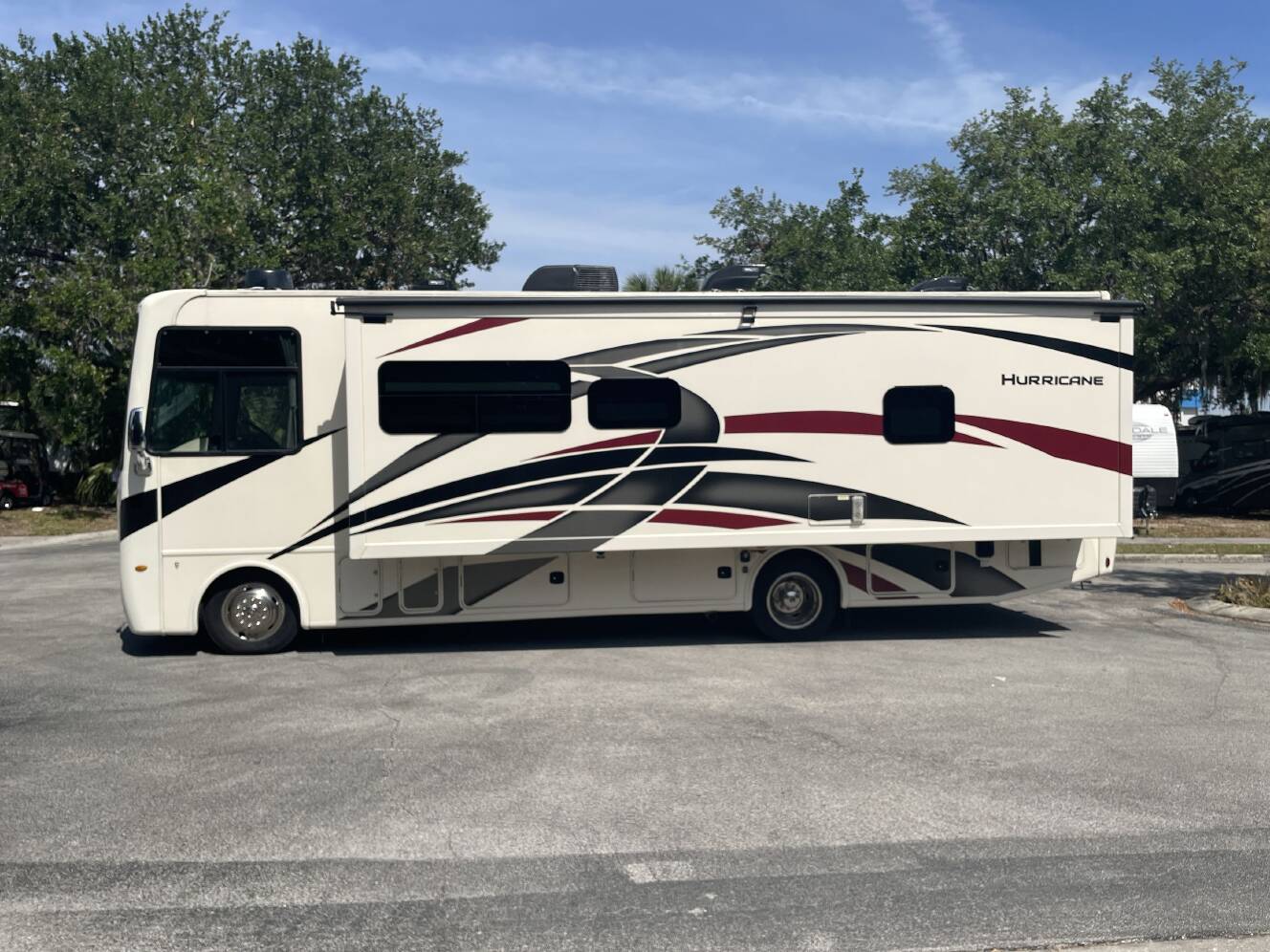 A photo of this 2022 Thor HURRICANE 29M