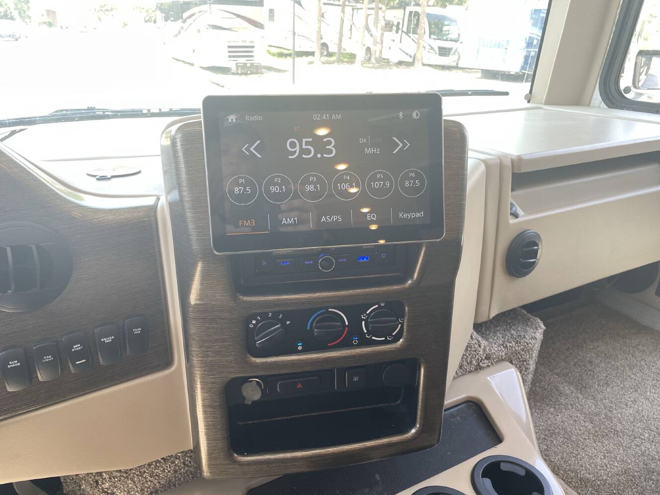 A photo of this 2022 Thor HURRICANE 29M