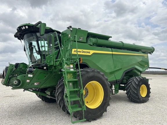 2022 John Deere X9 1000 in Winchester, IL