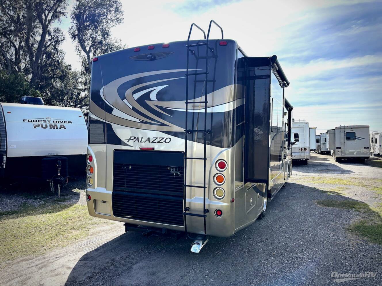 A photo of this 2014 Thor Palazzo 33 2