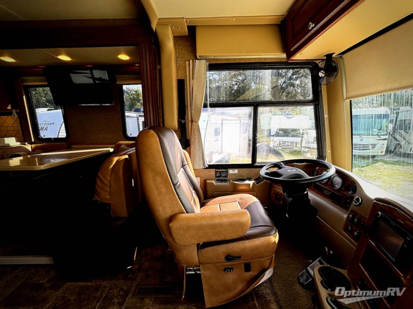 A photo of this 2014 Thor Palazzo 33 2