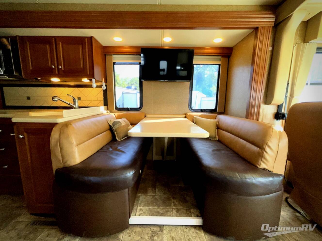 A photo of this 2014 Thor Palazzo 33 2
