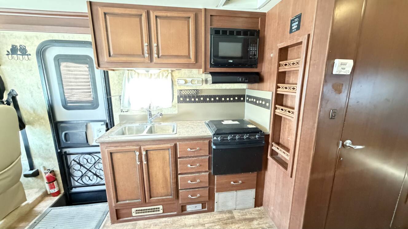 A photo of this 2013 Fleetwood STORM 28MS