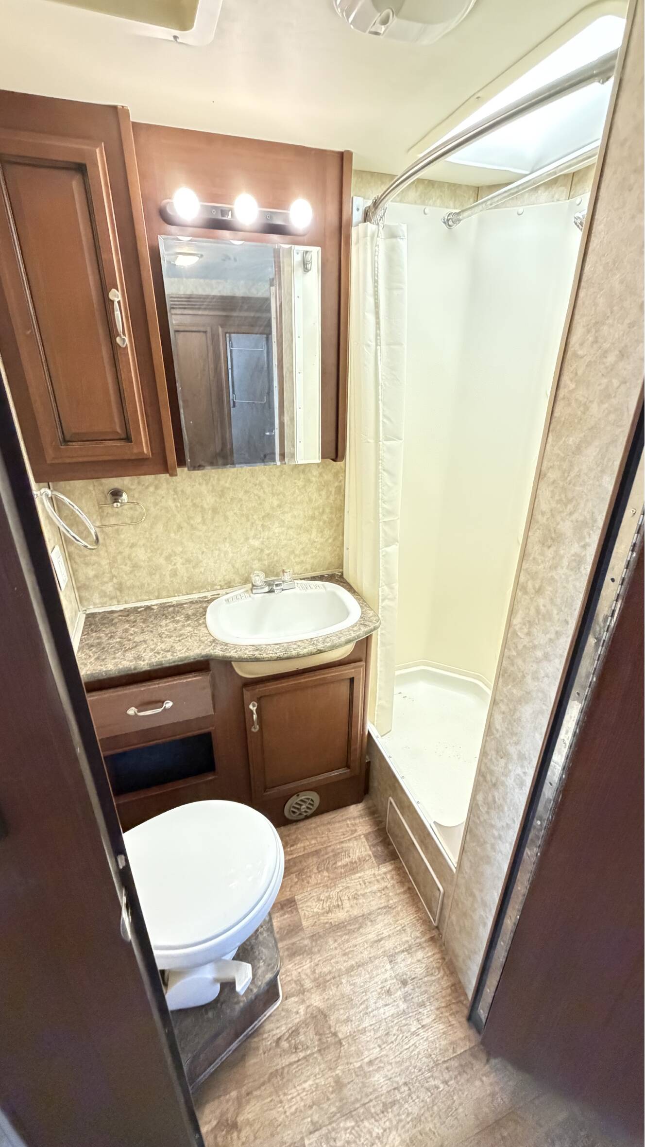 A photo of this 2013 Fleetwood STORM 28MS