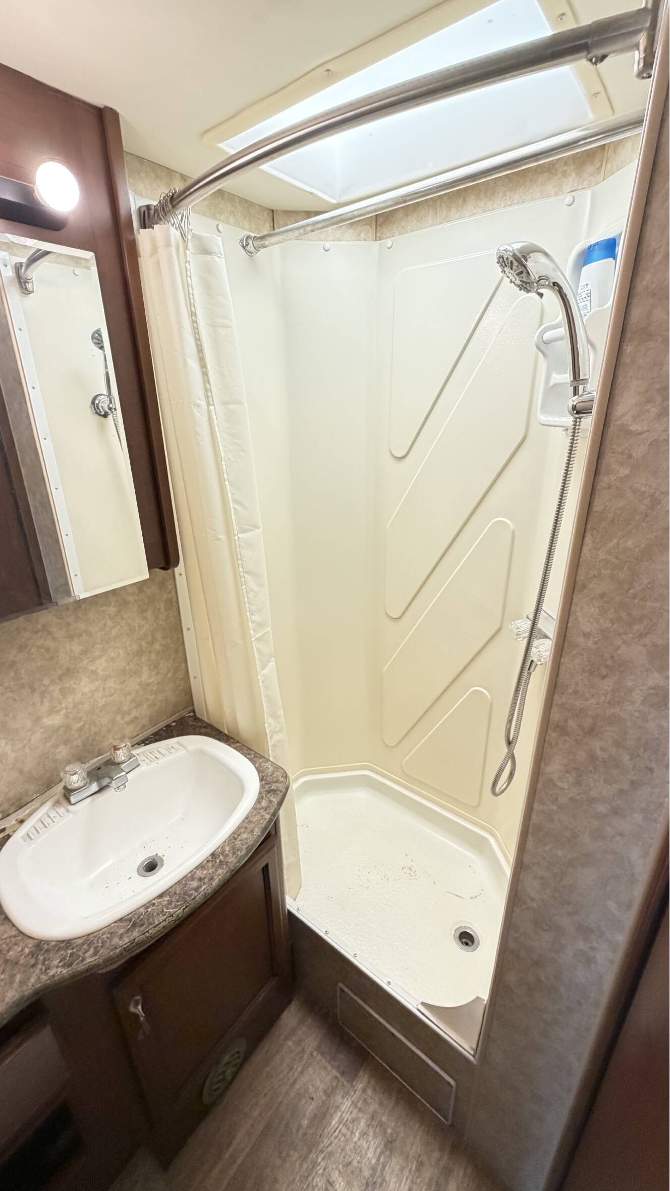 A photo of this 2013 Fleetwood STORM 28MS