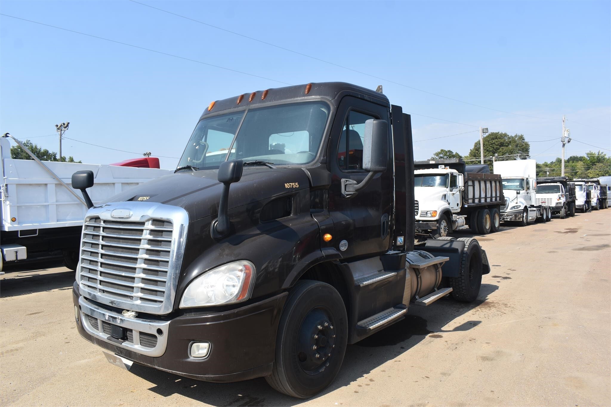 2014 FREIGHTLINER CASCADIA 113 in Covington, TN