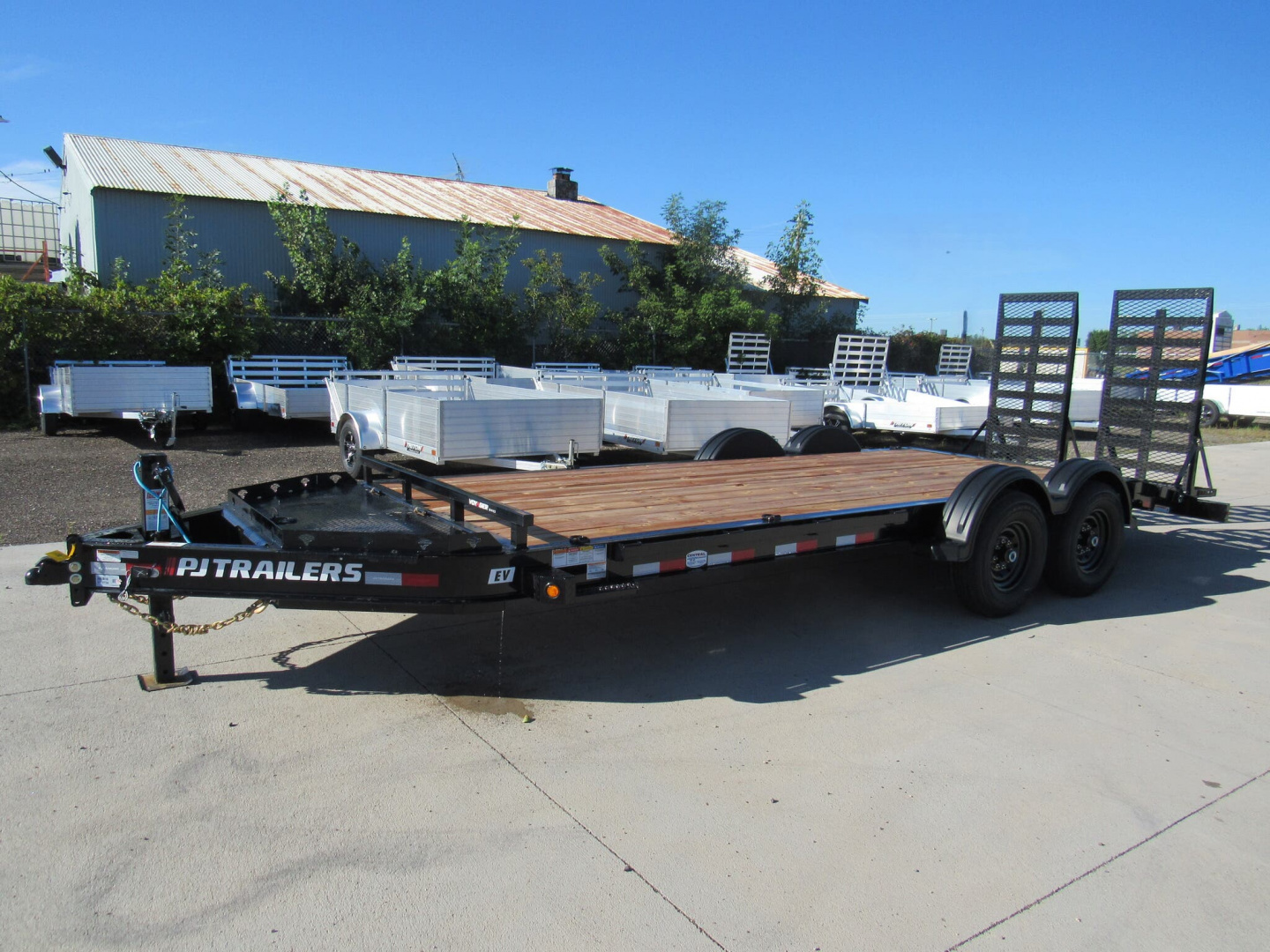 2025 PJ Trailers 20ft Equipment Trailer in East Bethel, MN