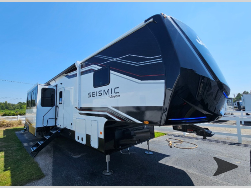 2026 Jayco Seismic 395 in gretna NE