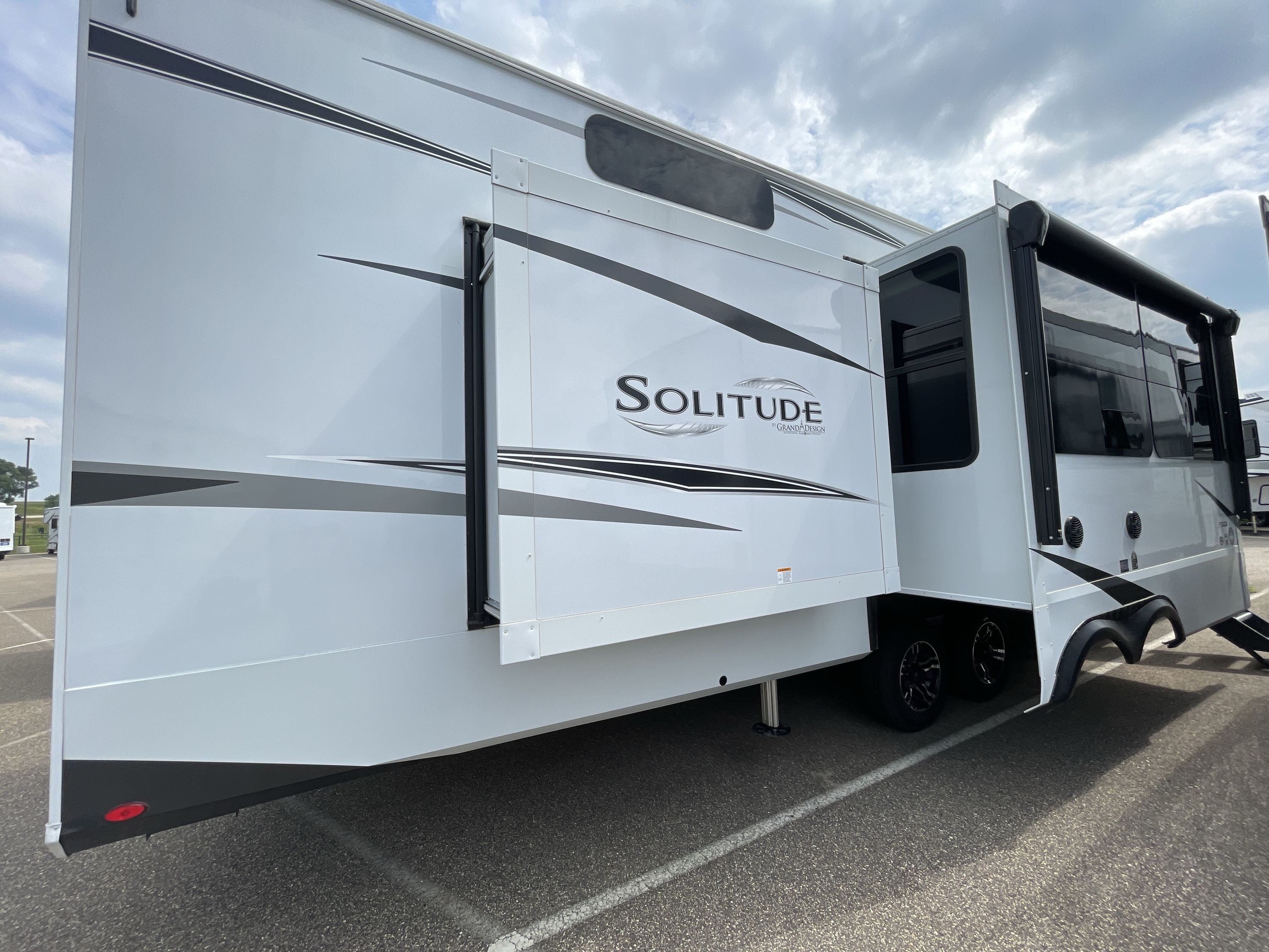 2025 Grand Design SOLITUDE 391DL in oronoco MN