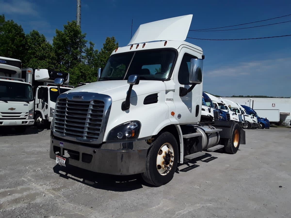2019 FREIGHTLINER CASCADIA 113 in Pittsburgh, PA