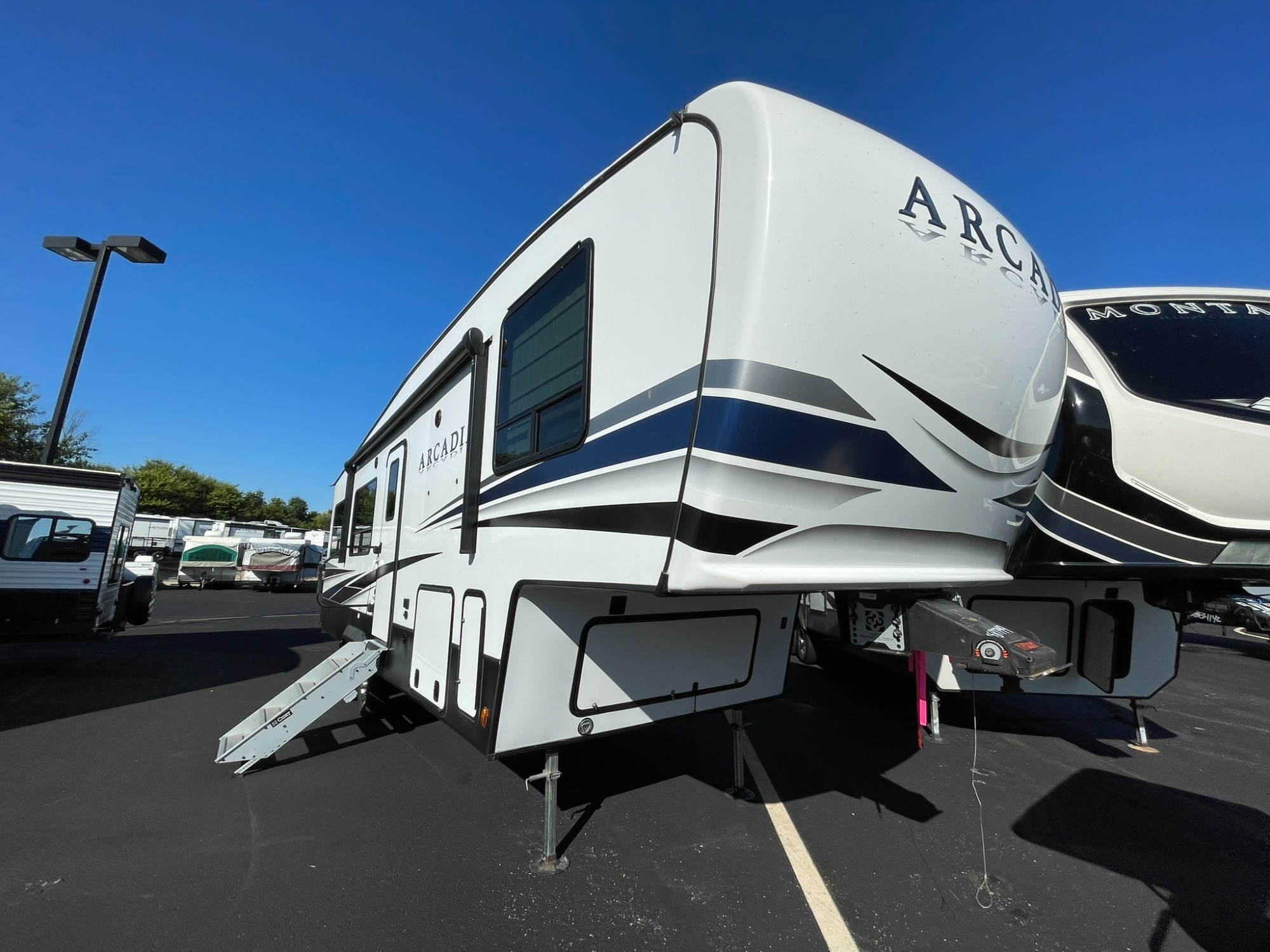 2022 Keystone ARCADIA 3250RL in greenwood IN