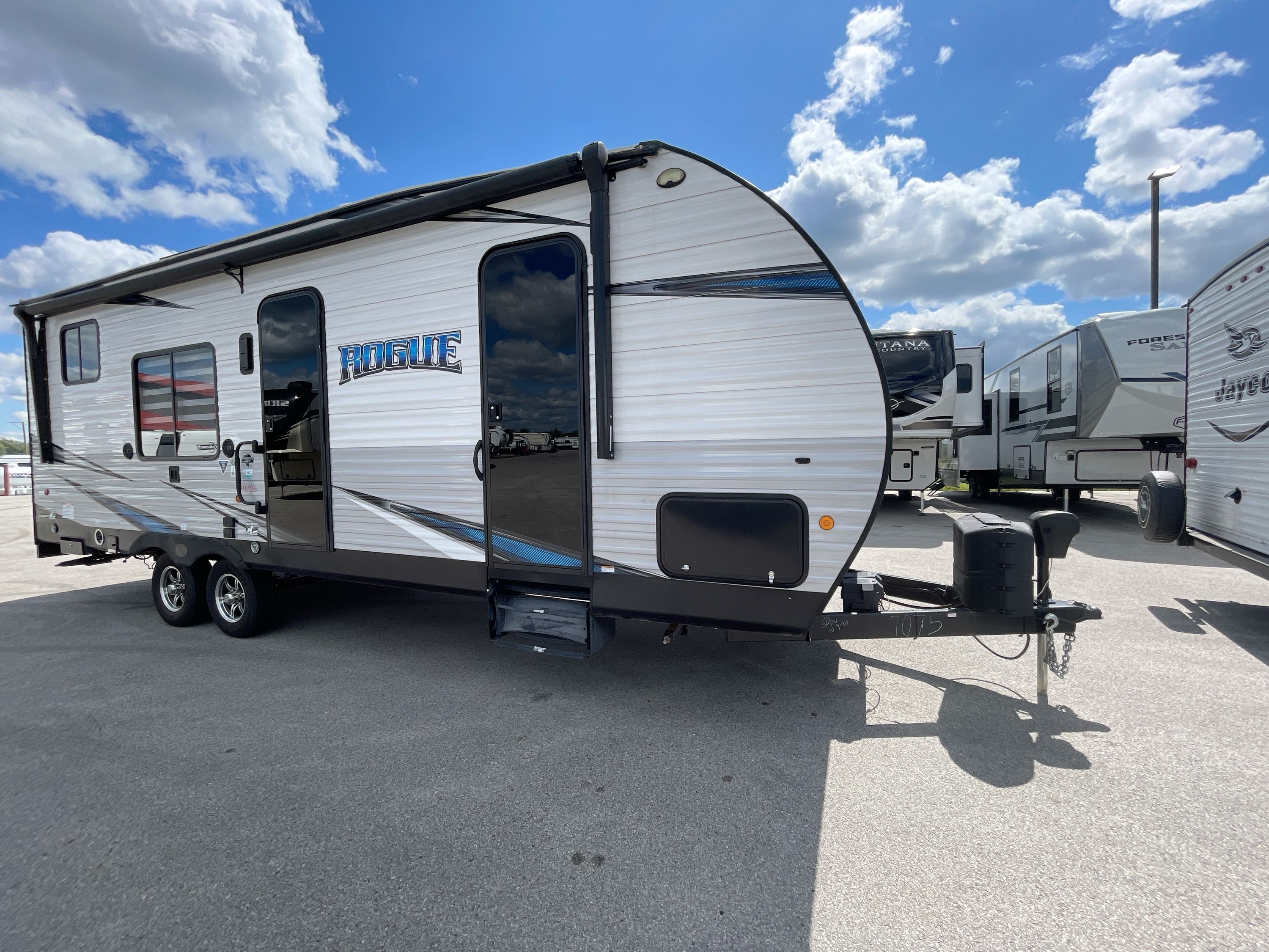 2021 Forest River ROGUE 25V Travel Trailer Toy Hauler RV