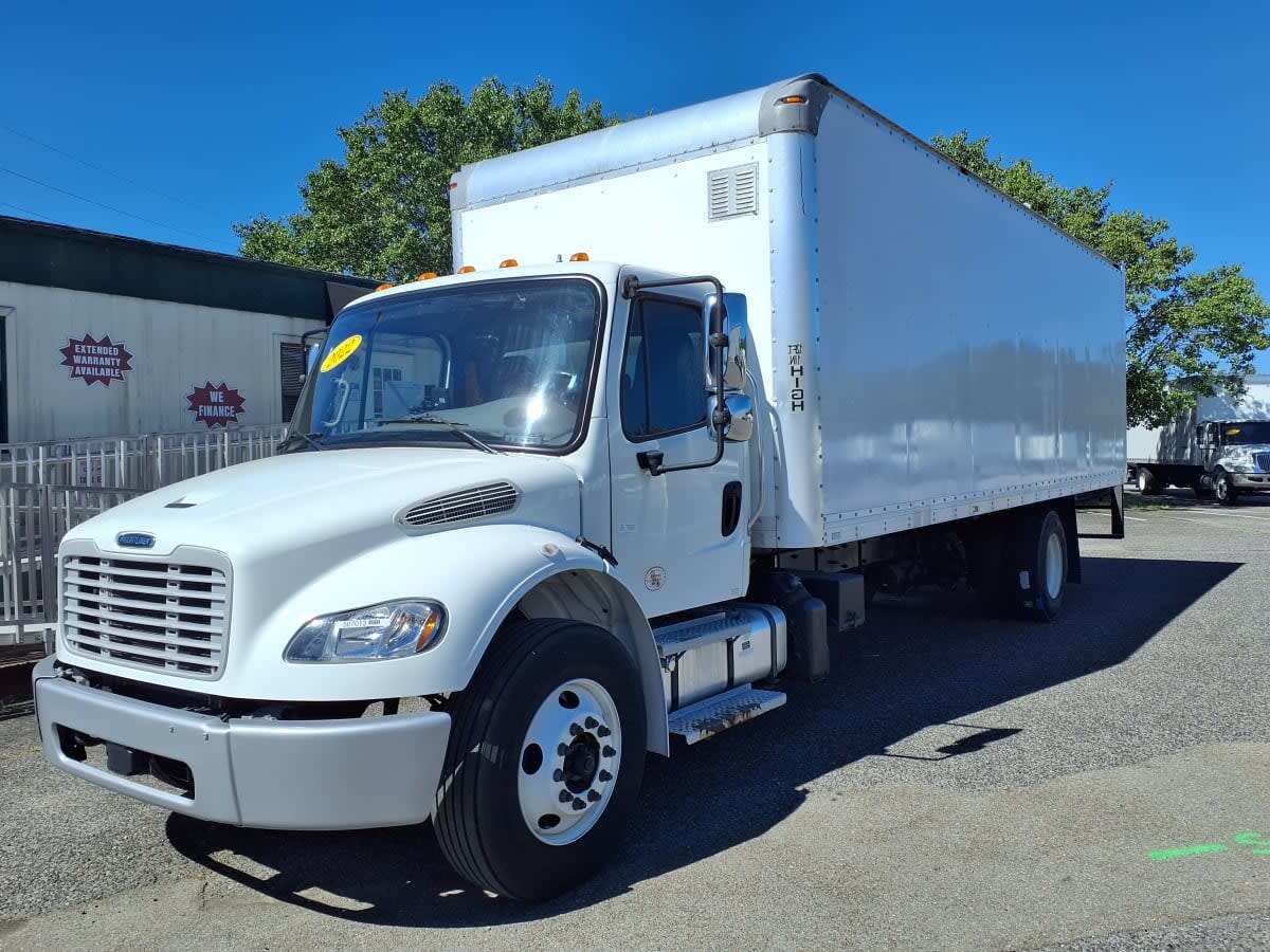 2022 FREIGHTLINER BUSINESS CLASS M2 106 in Knoxville, TN