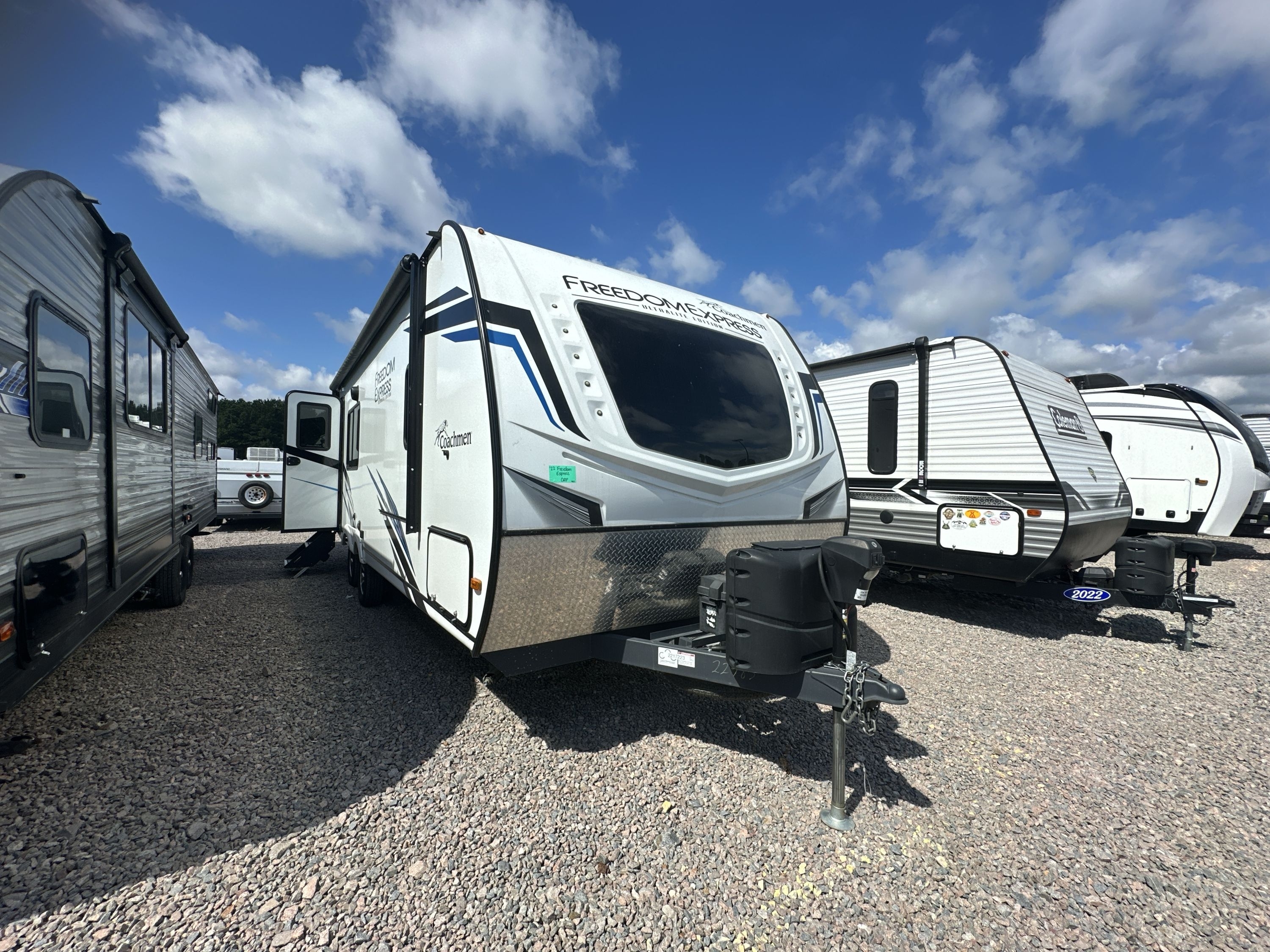 2022 Coachmen FREEDOM EXPRESS ULTRA LITE 246RKS in ashland VA