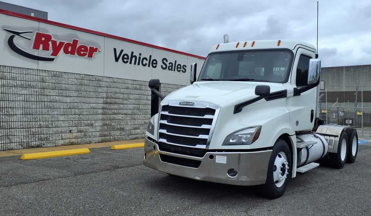 2019 FREIGHTLINER CASCADIA 126 in Memphis, TN