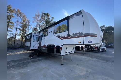 2026 Forest River CAMPSITE ELITE 32BAM in summerfield FL