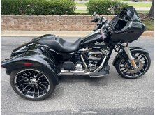 Check out the 2025 Harley-Davidson Road Glide Key Highlights image