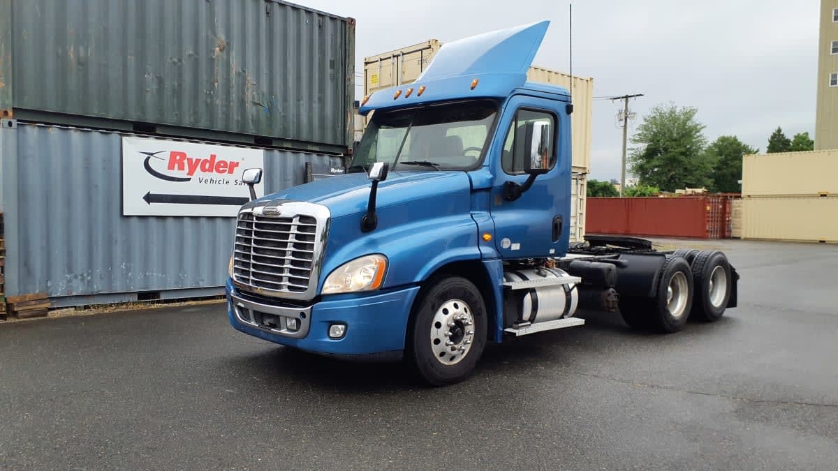 2019 FREIGHTLINER CASCADIA 125 in Springfield, MA