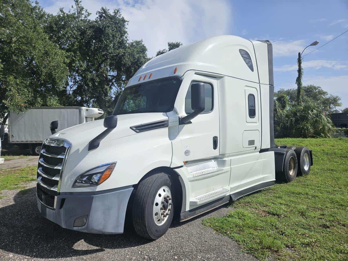 2022 FREIGHTLINER CASCADIA 126 in Orlando, FL