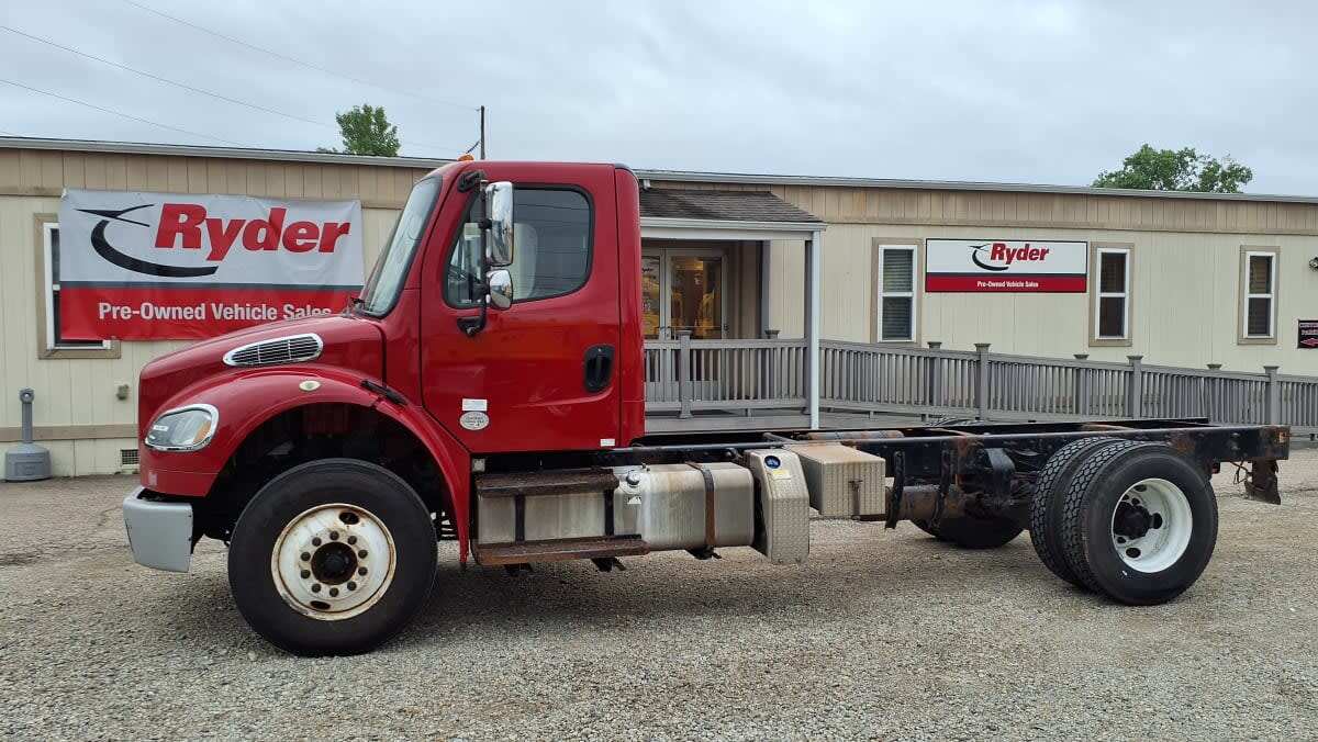 2017 FREIGHTLINER BUSINESS CLASS M2 106 in Cincinnati, OH