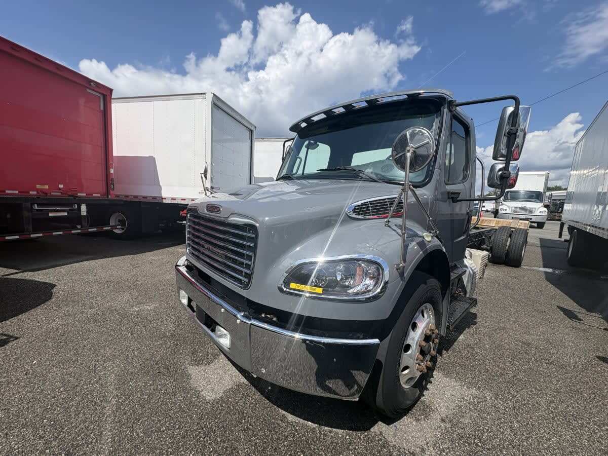 2019 FREIGHTLINER BUSINESS CLASS M2 106 in Richmond, VA