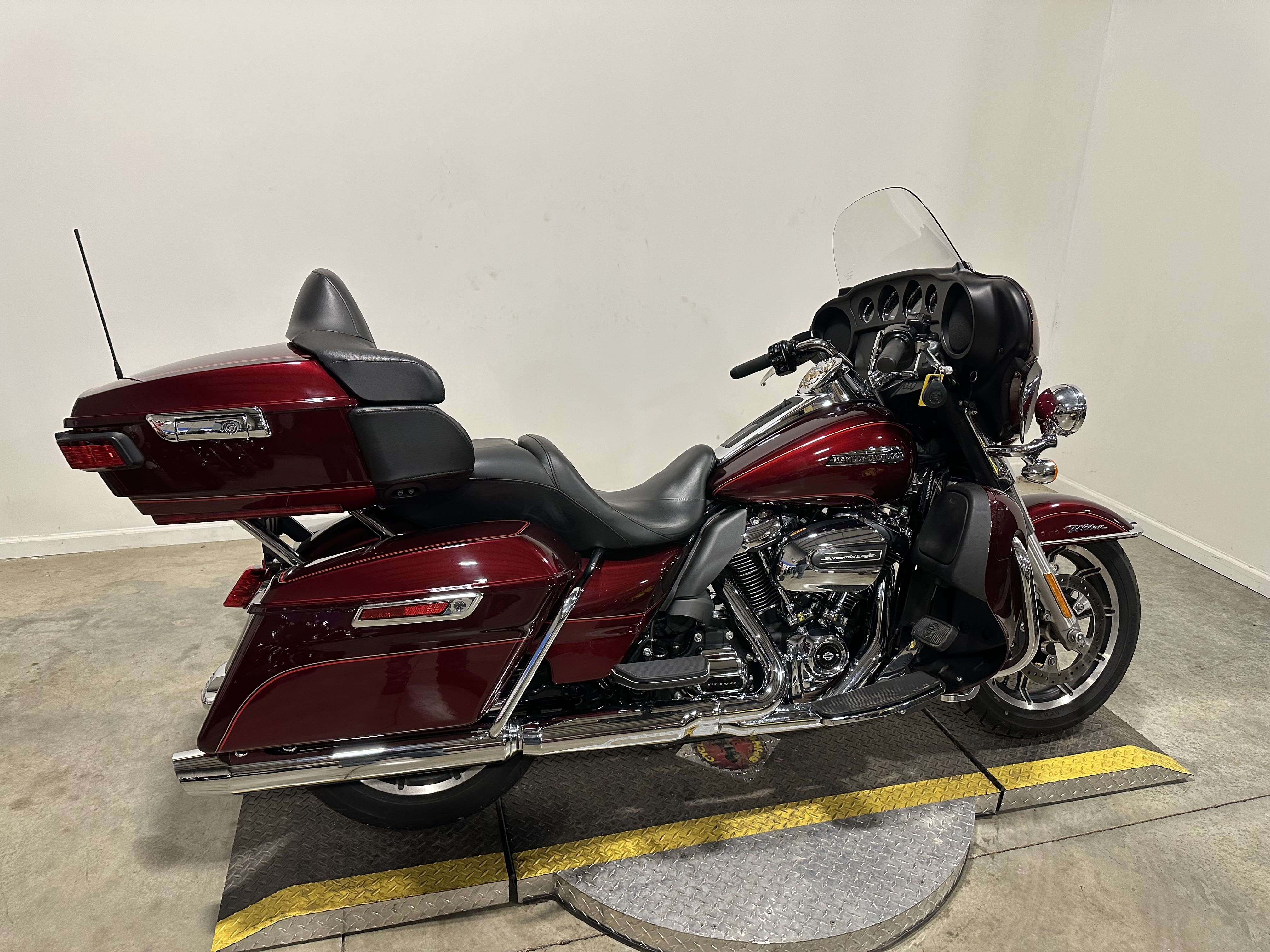 2017 Harley-Davidson ELECTRA GLIDE ULTRA ULTRA CLASSIC FLHTCU in Medina, OH