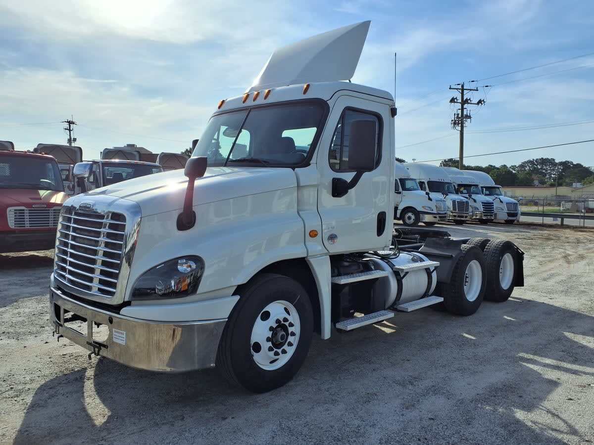 2019 FREIGHTLINER CASCADIA 125 in Greenville, SC