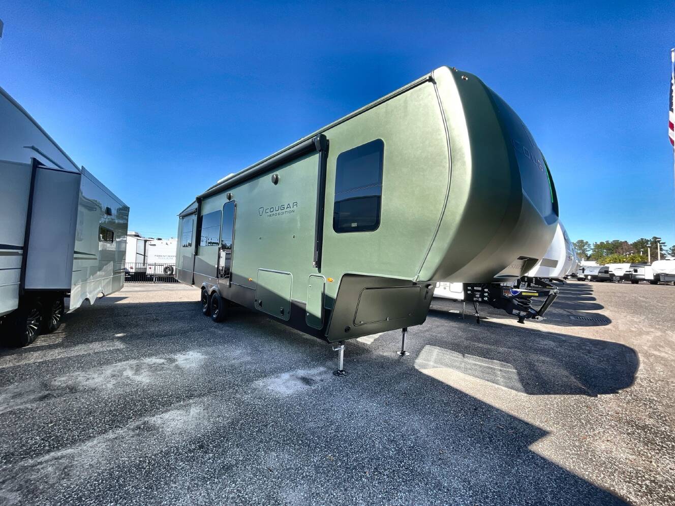 A photo of this 2026 Keystone COUGAR HERO EDITION 320RDS