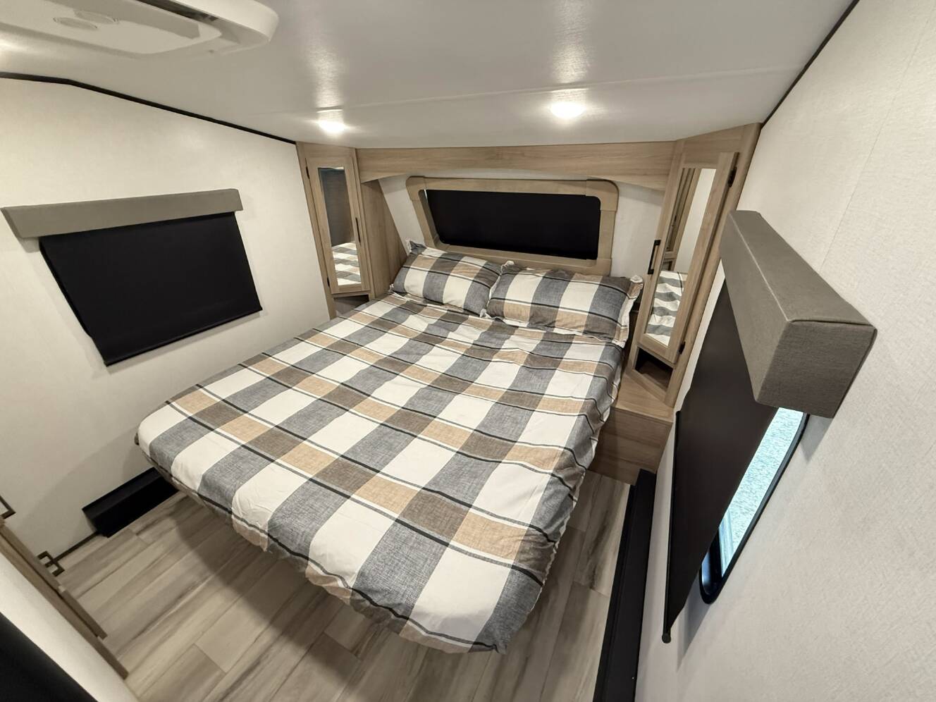 A photo of this 2026 Keystone COLEMAN LEGACY 2400REX