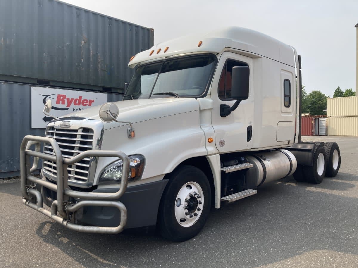 2020 FREIGHTLINER CASCADIA 125 in Springfield, MA