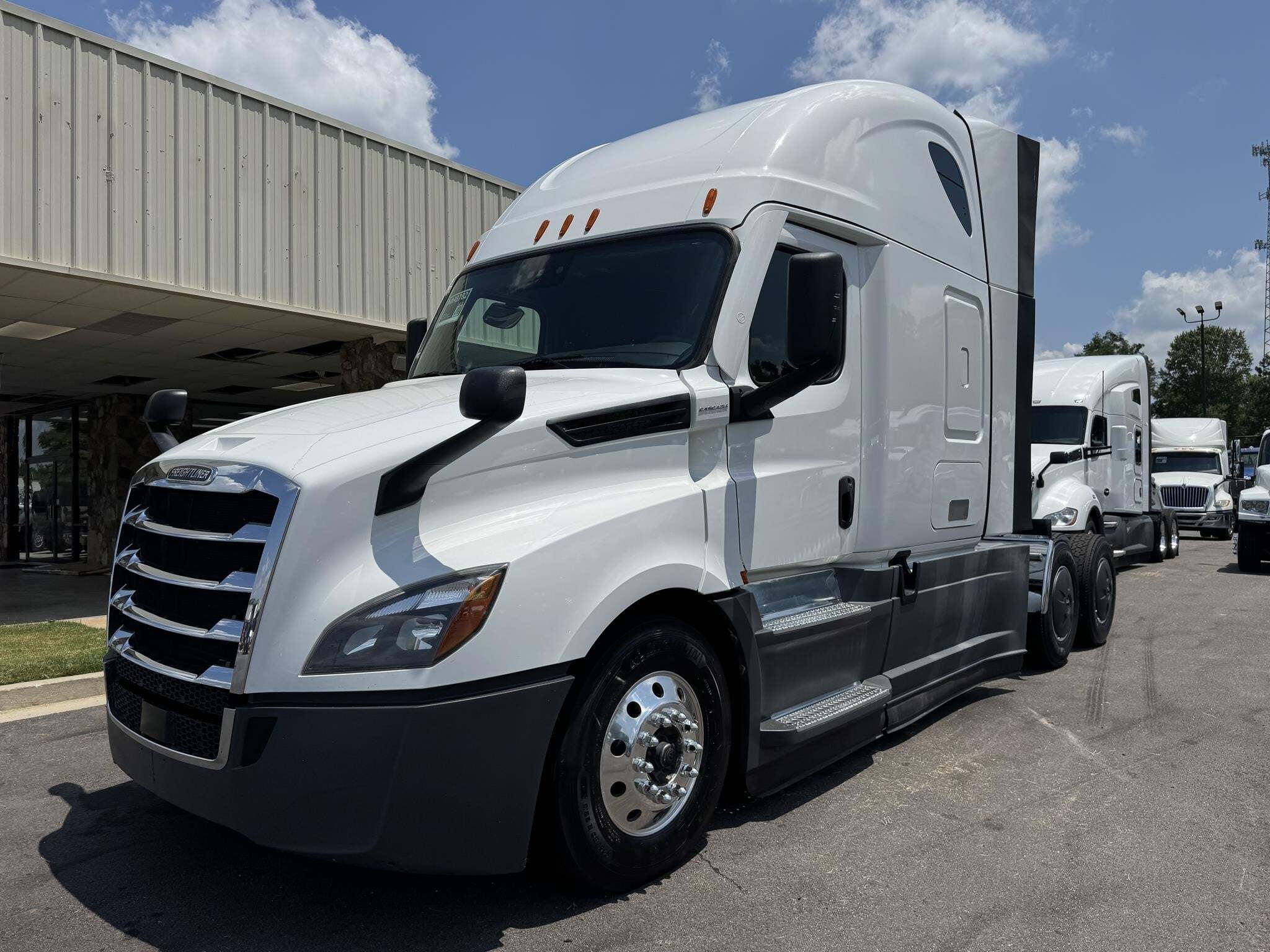 2021 FREIGHTLINER CASCADIA 126 in Monroe, GA
