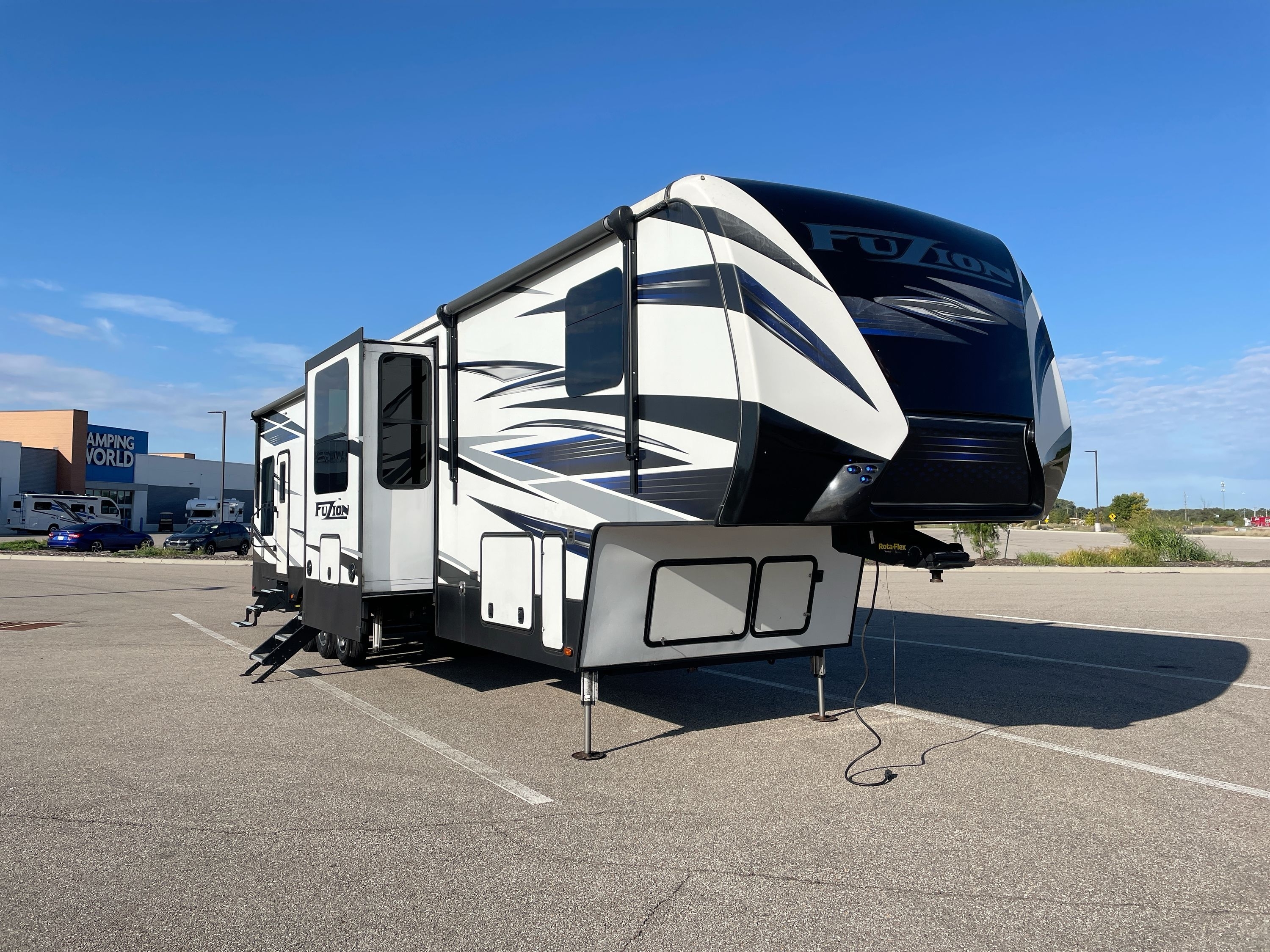 2020 Keystone FUZION 429 Fifth Wheel Toy Hauler RV