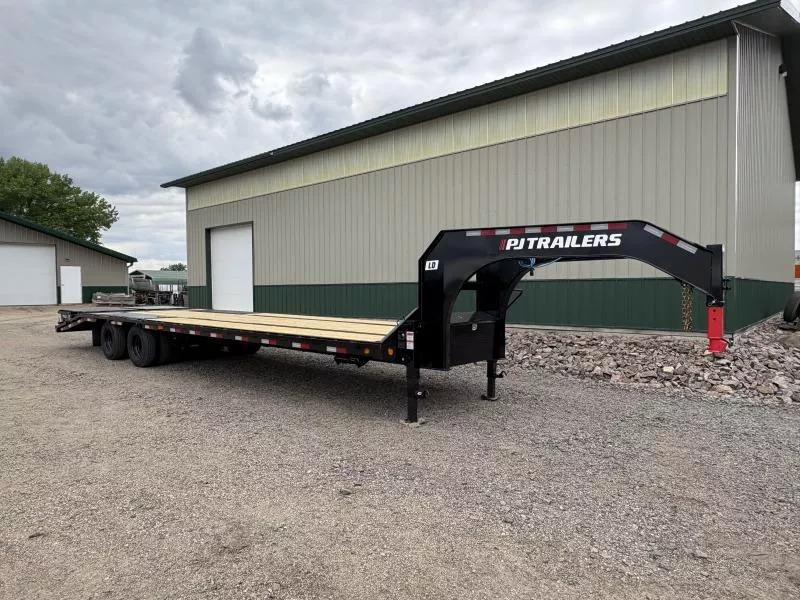 2026 PJ Trailers 32' Low-Pro Flatdeck w/ Duals - LD322 in Renville, MN