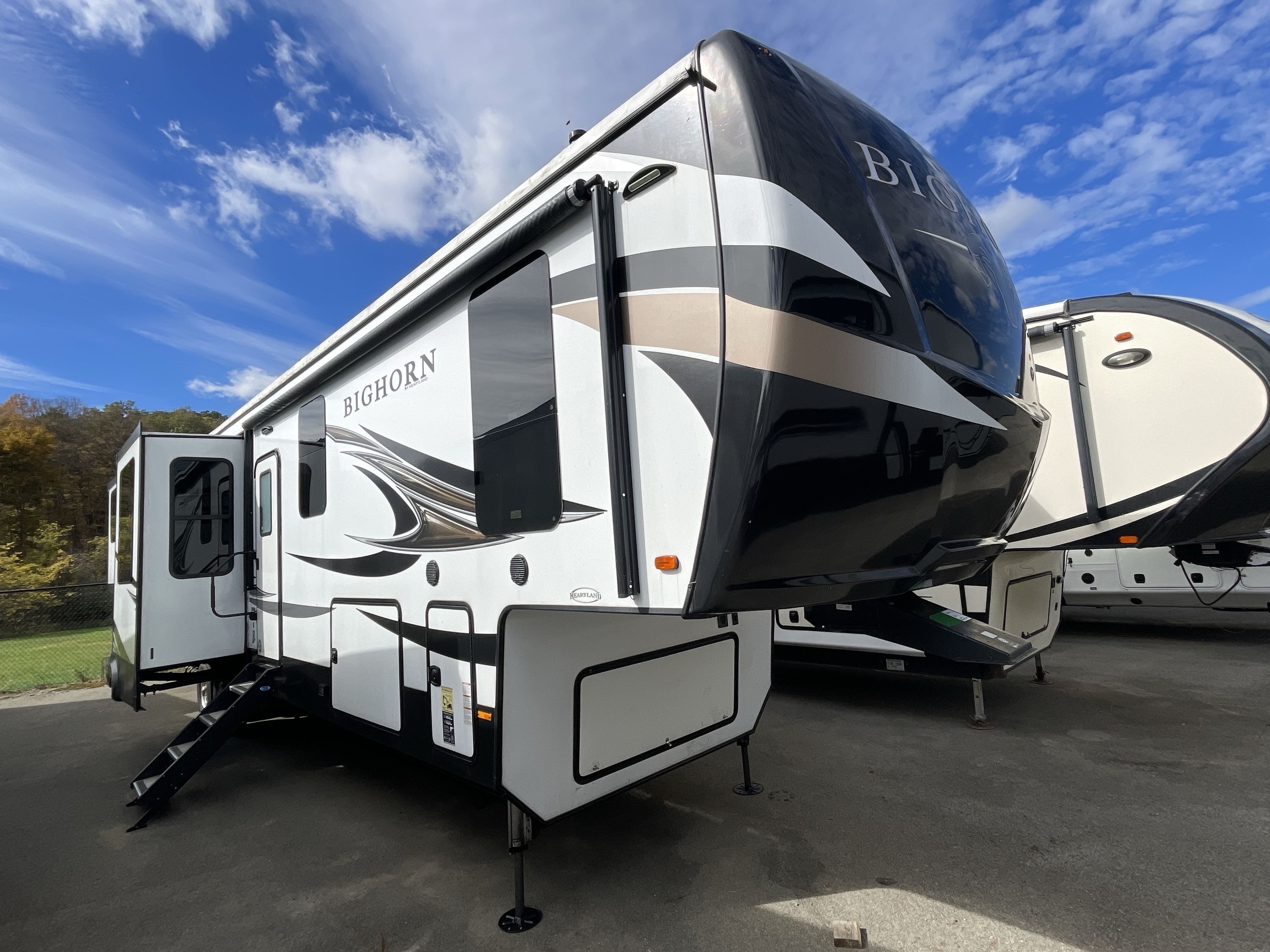 2020 Heartland BIGHORN 3985RRD in apollo PA