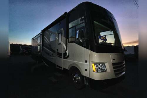 2017 Coachmen MIRADA 35BH in ridgeland SC