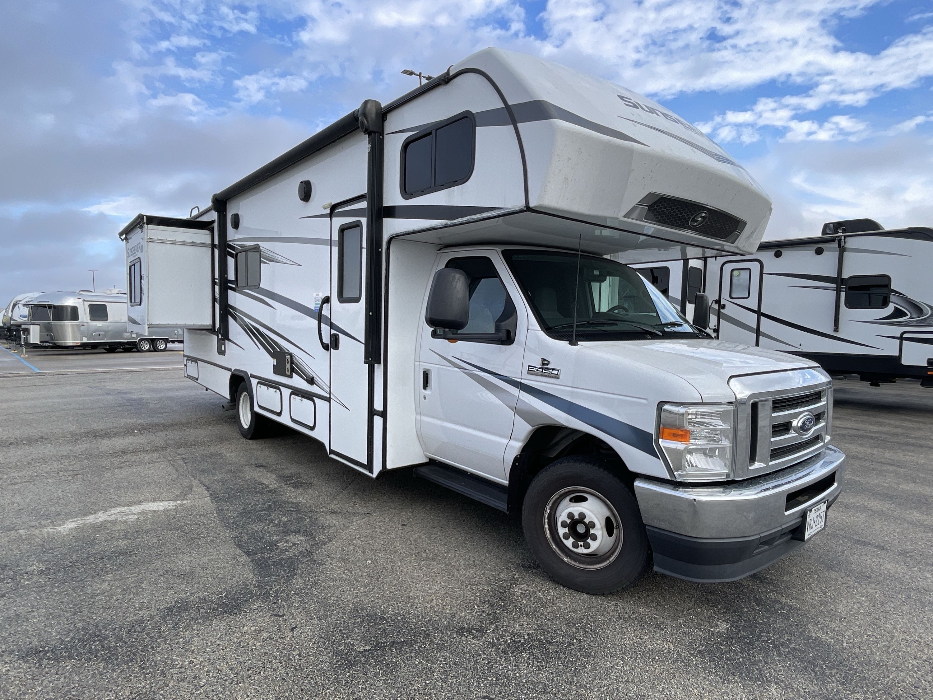 2023 Forest River SUNSEEKER LE 2550DSF 2550DSLE in alvarado TX