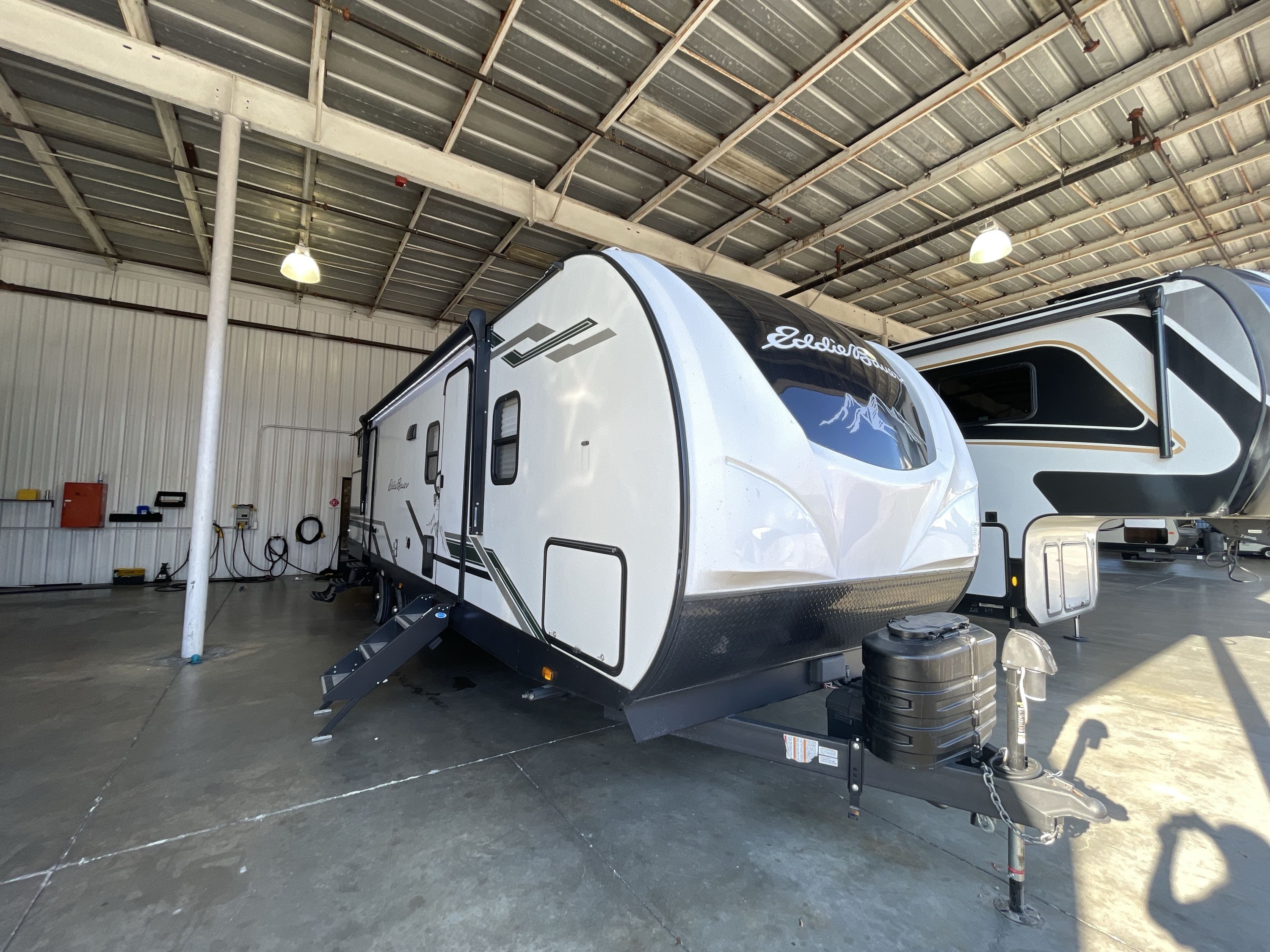 2024 Heartland EDDIE BAUER 324BH-L EBL 324BH in summerfield FL