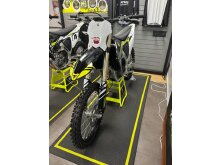 Triumph TF 250‑X Featured in James Bond Game 007 First Light image