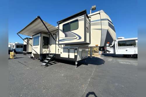 2021 Forest River SANDPIPER 379FLOK in fort myers FL
