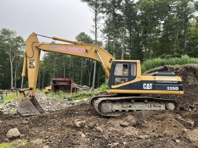 1996 CAT 325L in Sterling, CT