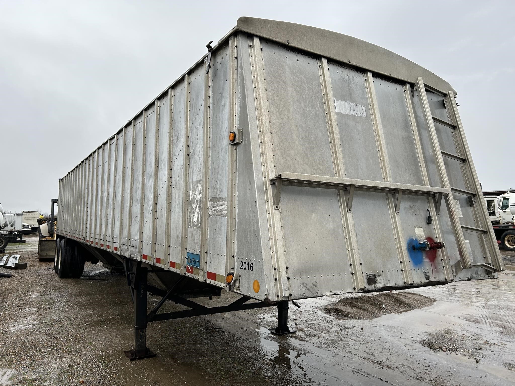 2000 MERRITT 42 FT in Covington, TN