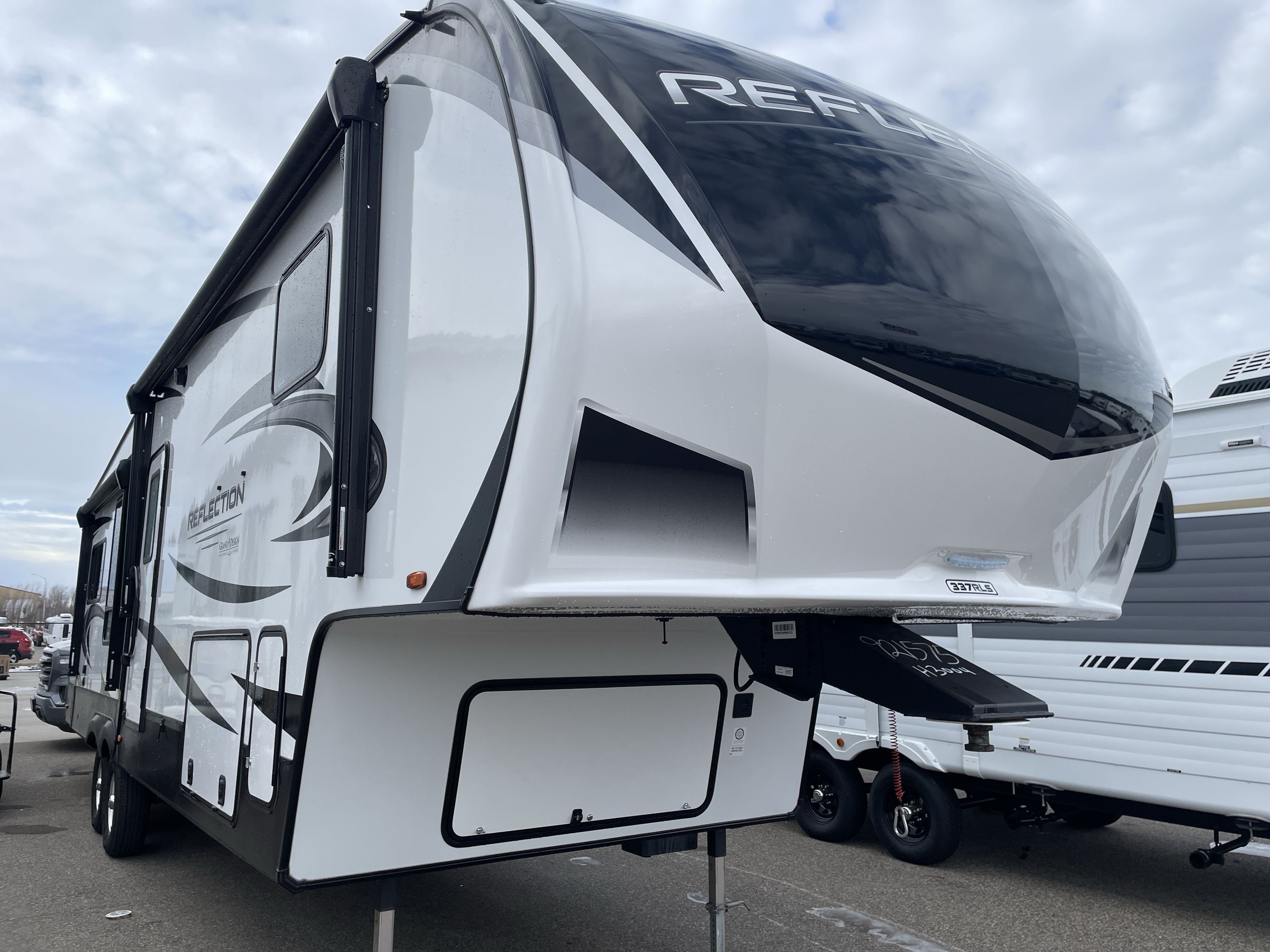 2023 Grand Design REFLECTION 337RLS in oronoco MN