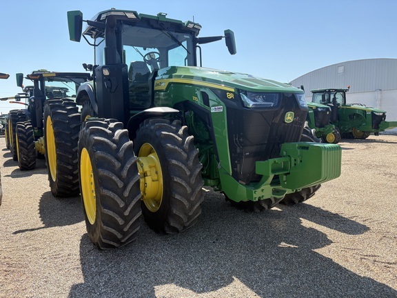 2023 John Deere 8R 370 in Assumption, IL