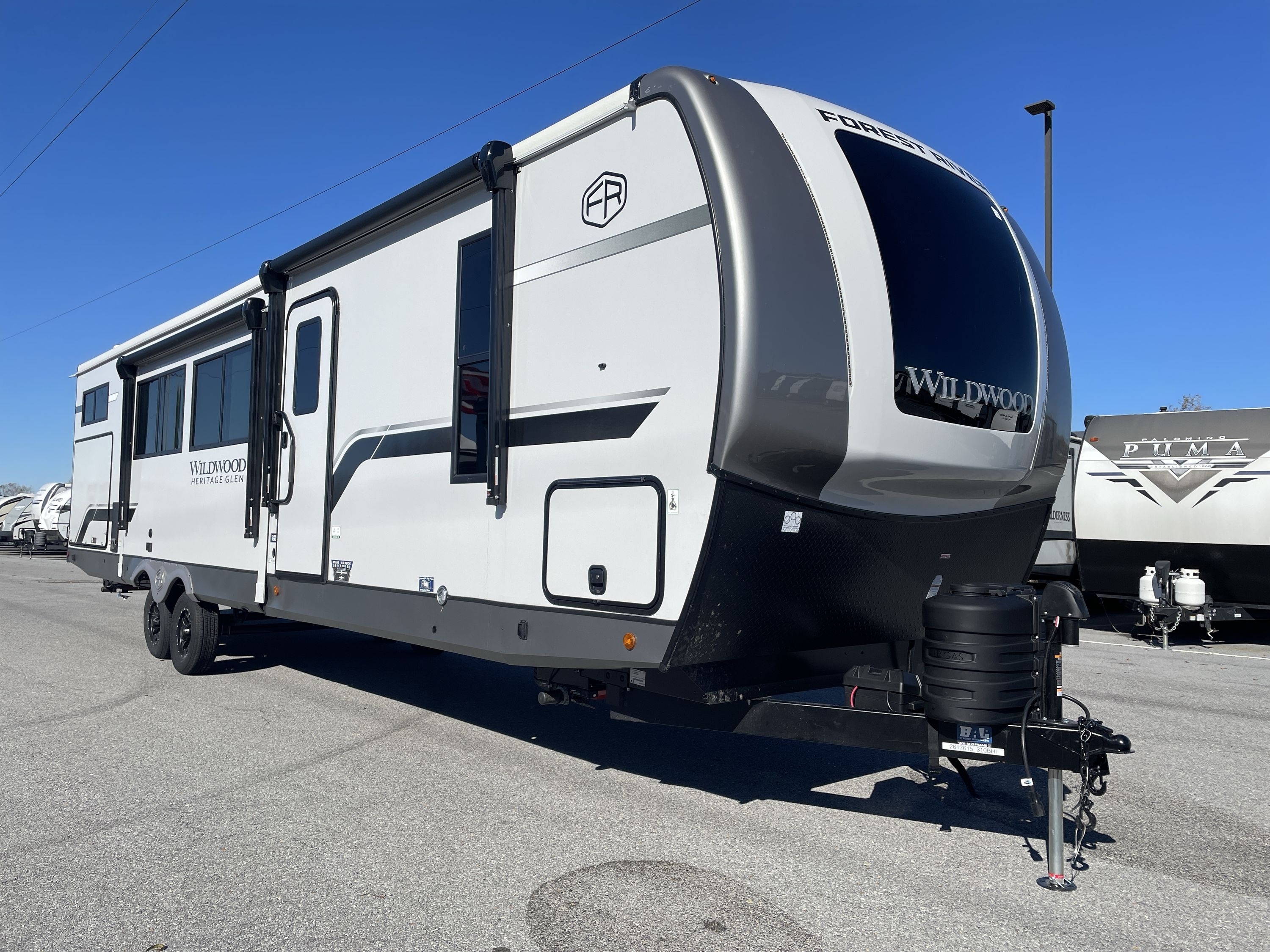 2025 Forest River WILDWOOD HERITAGE GLEN 310BHI RV